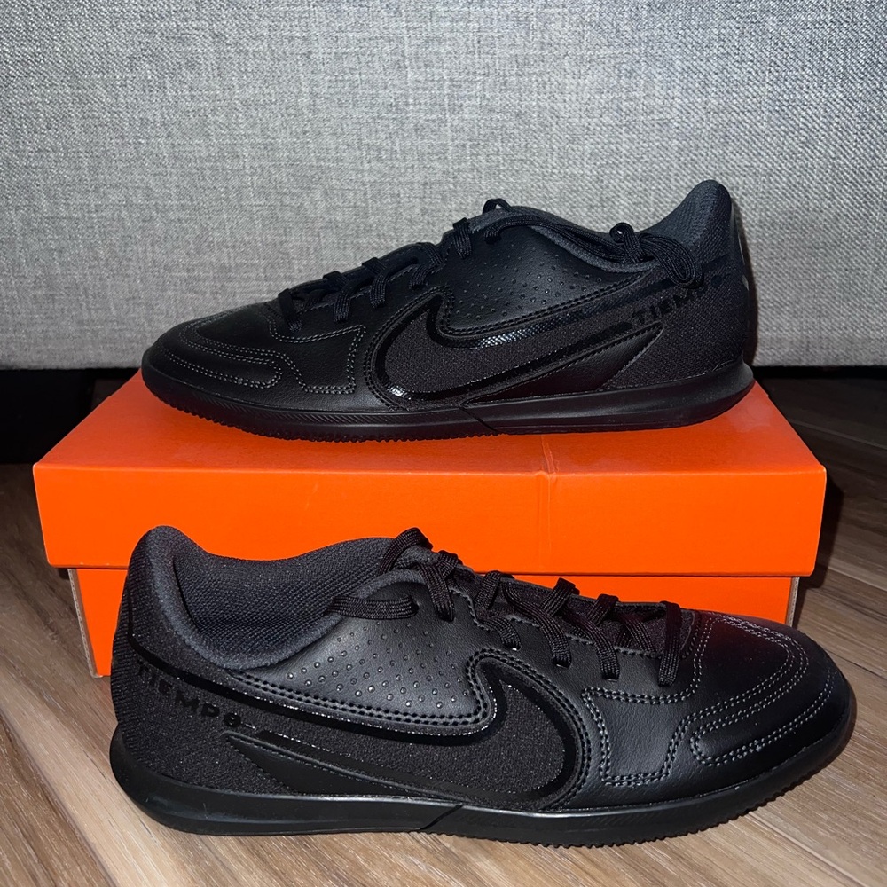Nike Unisex Black Low-Top Indoor Soccer Shoes/Casual Wear Sneakers
